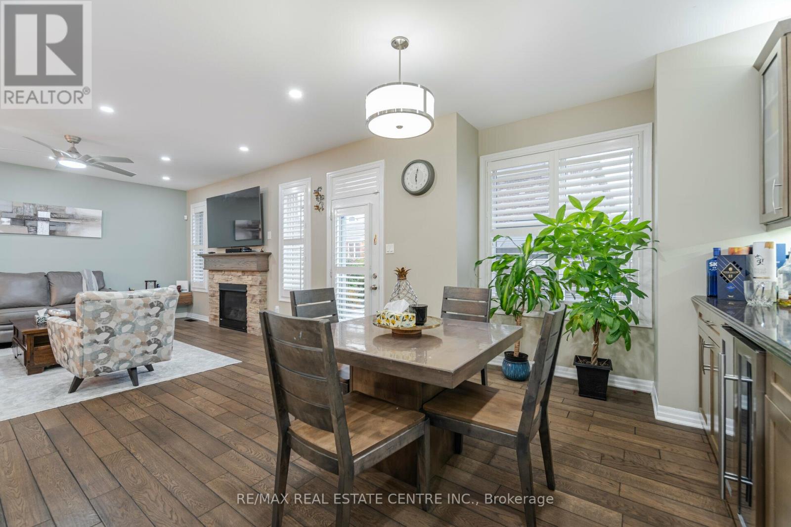 1446 Farmstead Drive, Milton, Ontario  L9E 0A5 - Photo 17 - W12526010