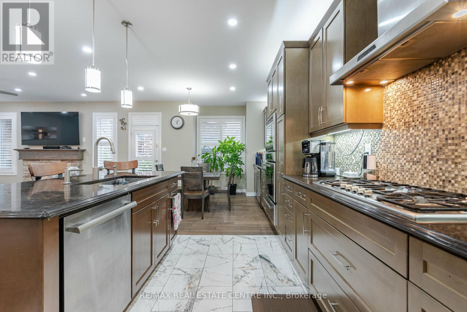 1446 Farmstead Drive, Milton, Ontario  L9E 0A5 - Photo 21 - W12526010