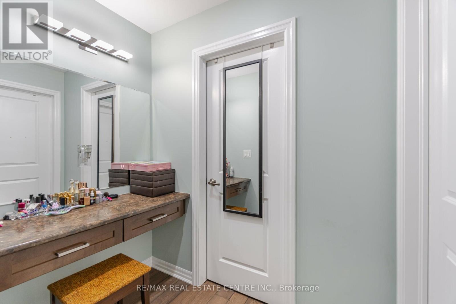 1446 Farmstead Drive, Milton, Ontario  L9E 0A5 - Photo 30 - W12526010