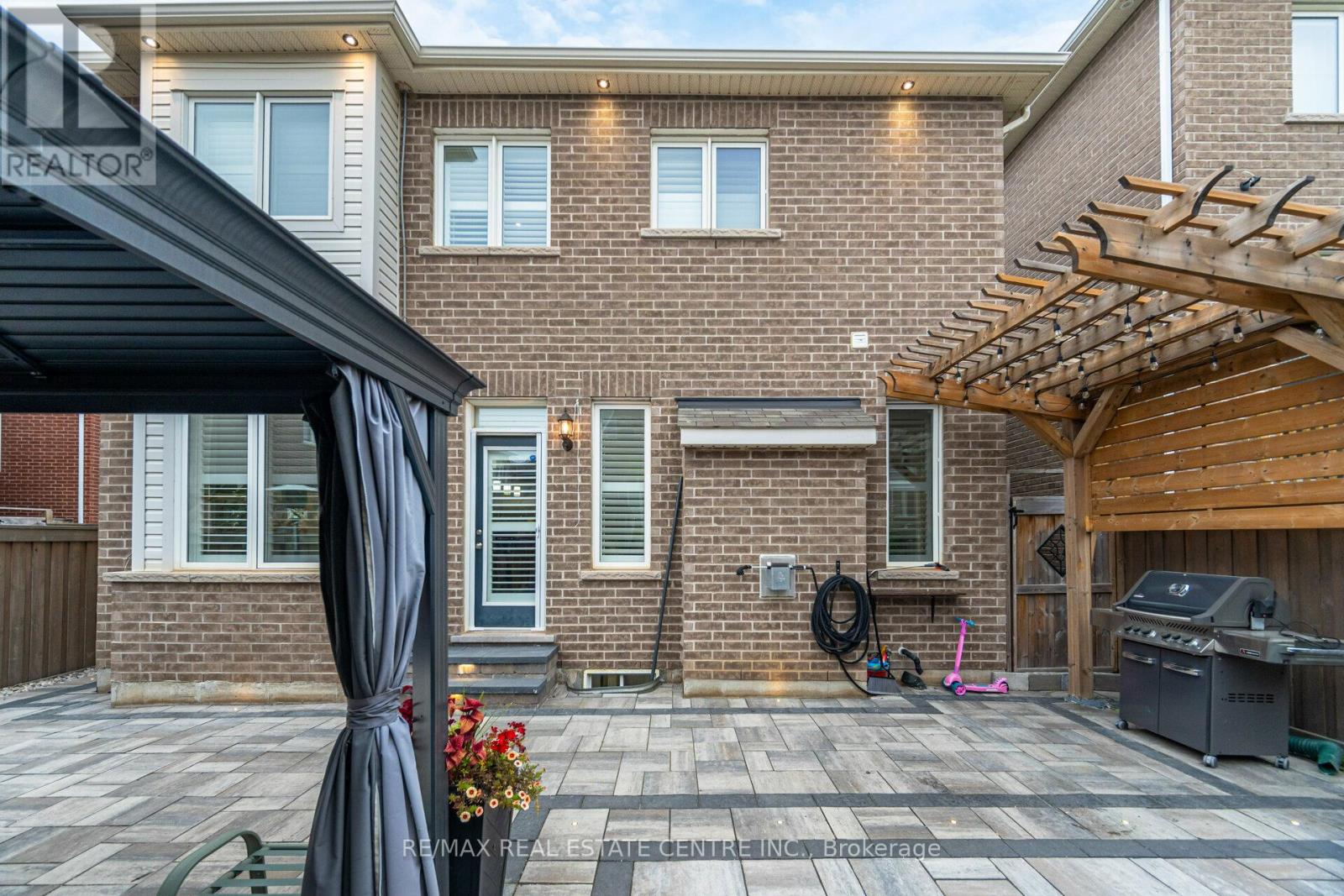 1446 Farmstead Drive, Milton, Ontario  L9E 0A5 - Photo 48 - W12526010