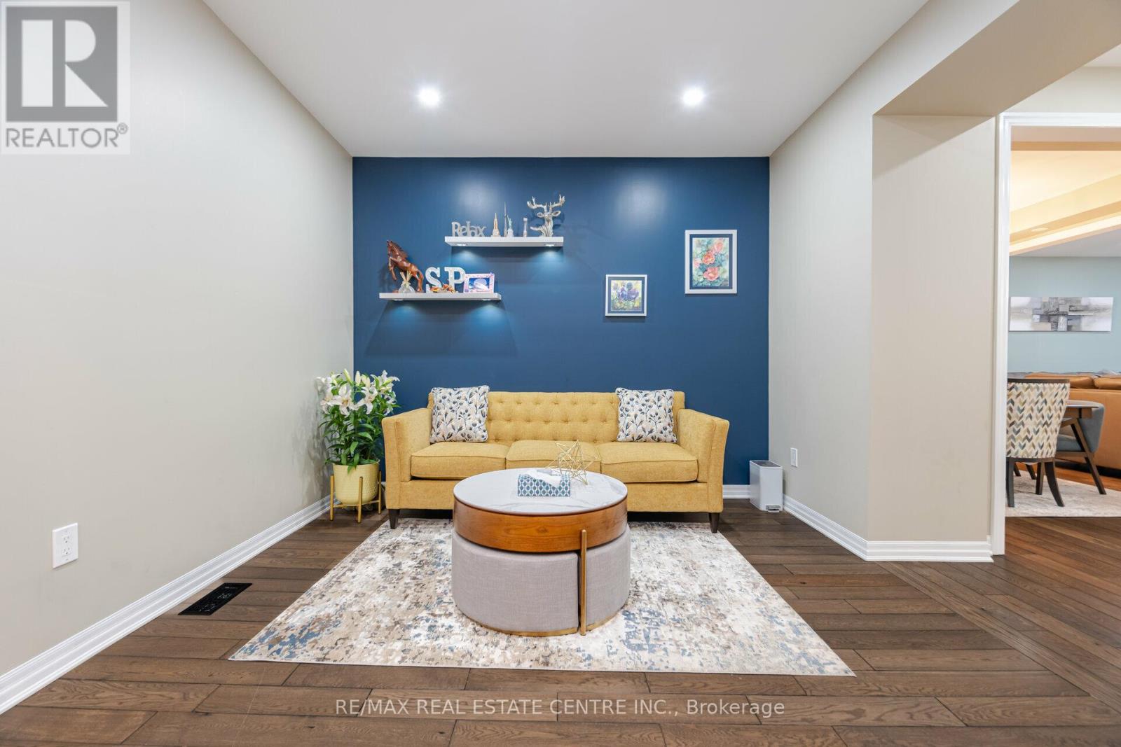 1446 Farmstead Drive, Milton, Ontario  L9E 0A5 - Photo 8 - W12526010