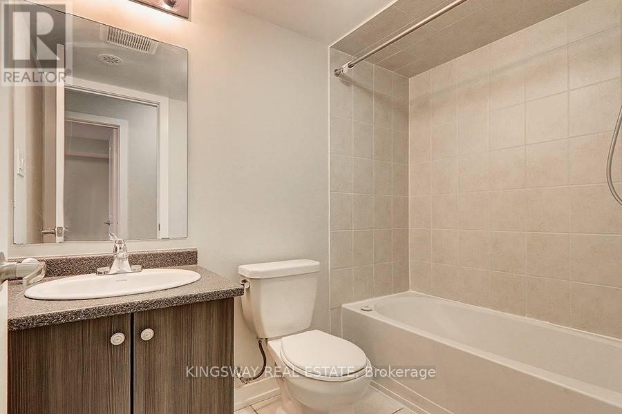 92 - 100 Parrotta Drive, Toronto, Ontario  M9M 0G1 - Photo 11 - W12526020