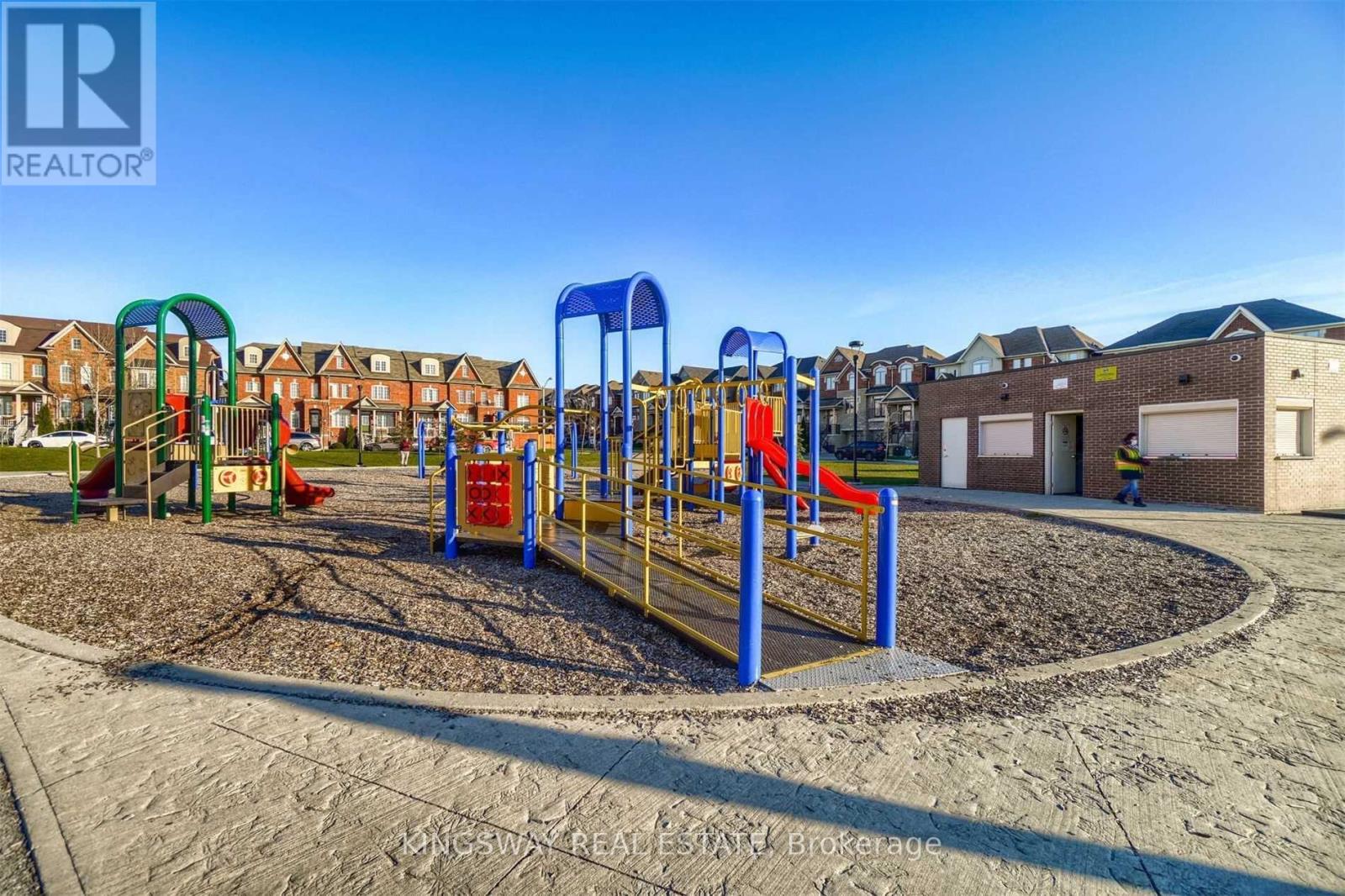 92 - 100 Parrotta Drive, Toronto, Ontario  M9M 0G1 - Photo 17 - W12526020