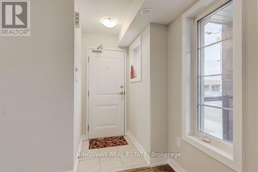 92 - 100 Parrotta Drive, Toronto, Ontario  M9M 0G1 - Photo 3 - W12526020