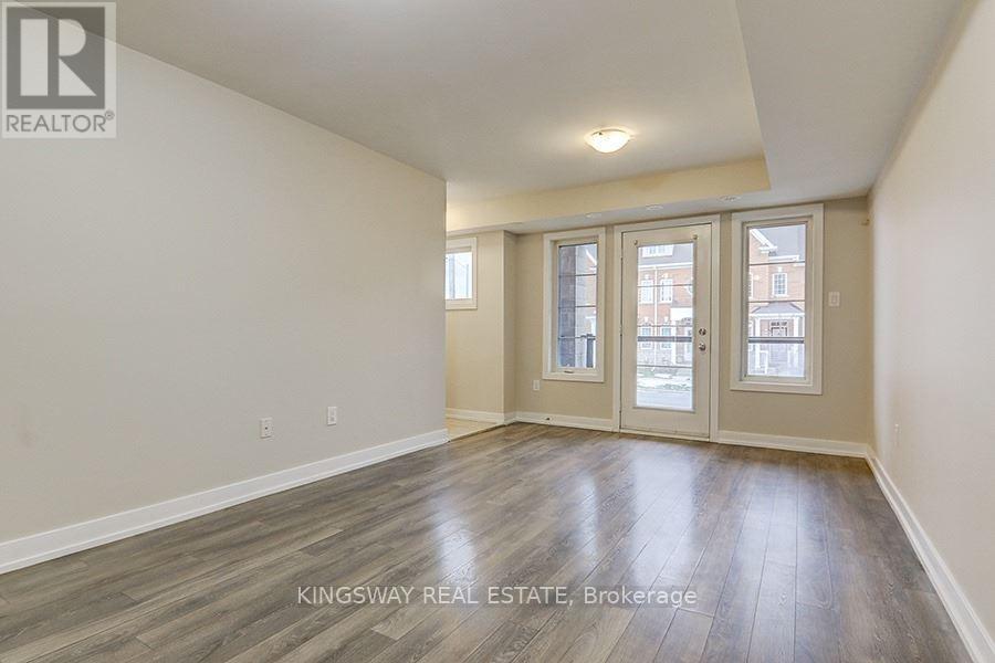 92 - 100 Parrotta Drive, Toronto, Ontario  M9M 0G1 - Photo 5 - W12526020