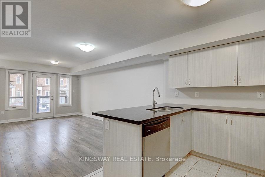 92 - 100 Parrotta Drive, Toronto, Ontario  M9M 0G1 - Photo 8 - W12526020