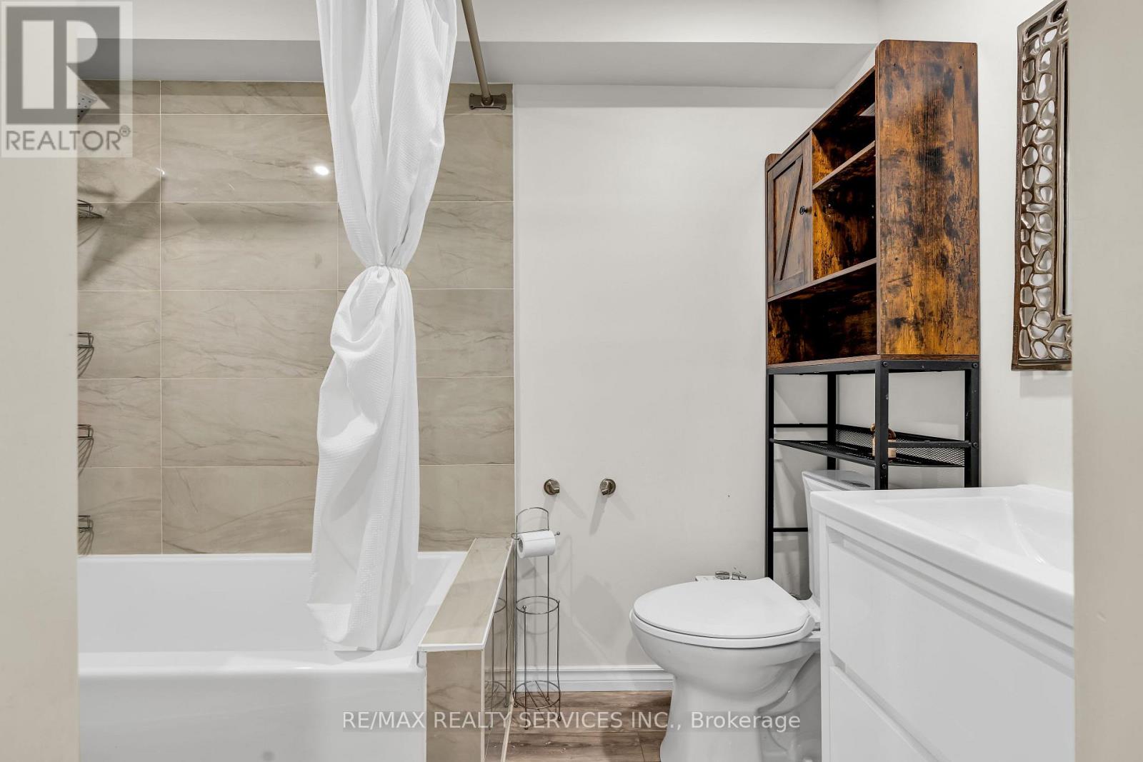 115 - 2055 Walkers Line, Burlington, Ontario  L7M 4B5 - Photo 37 - W12526034