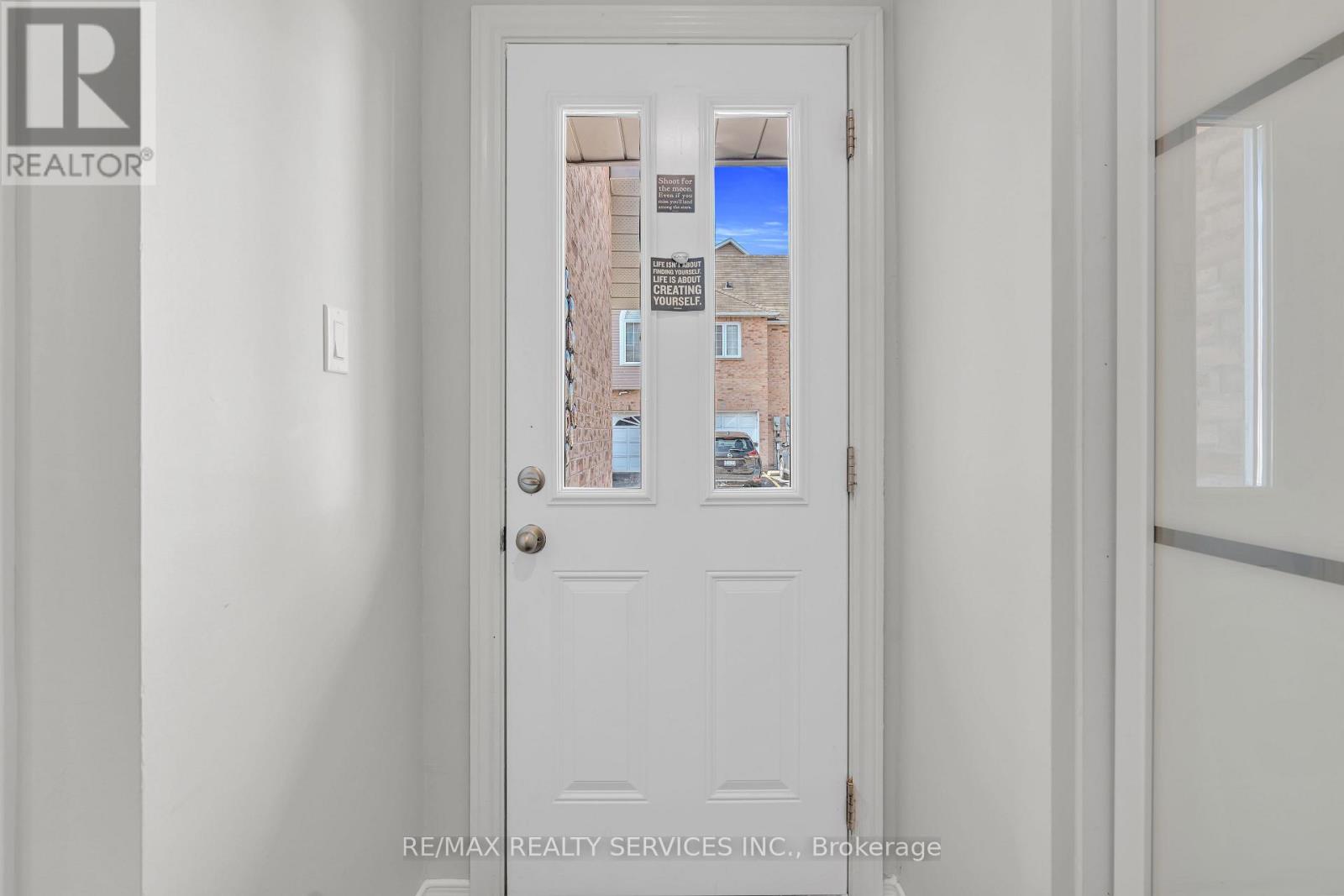 115 - 2055 Walkers Line, Burlington, Ontario  L7M 4B5 - Photo 4 - W12526034