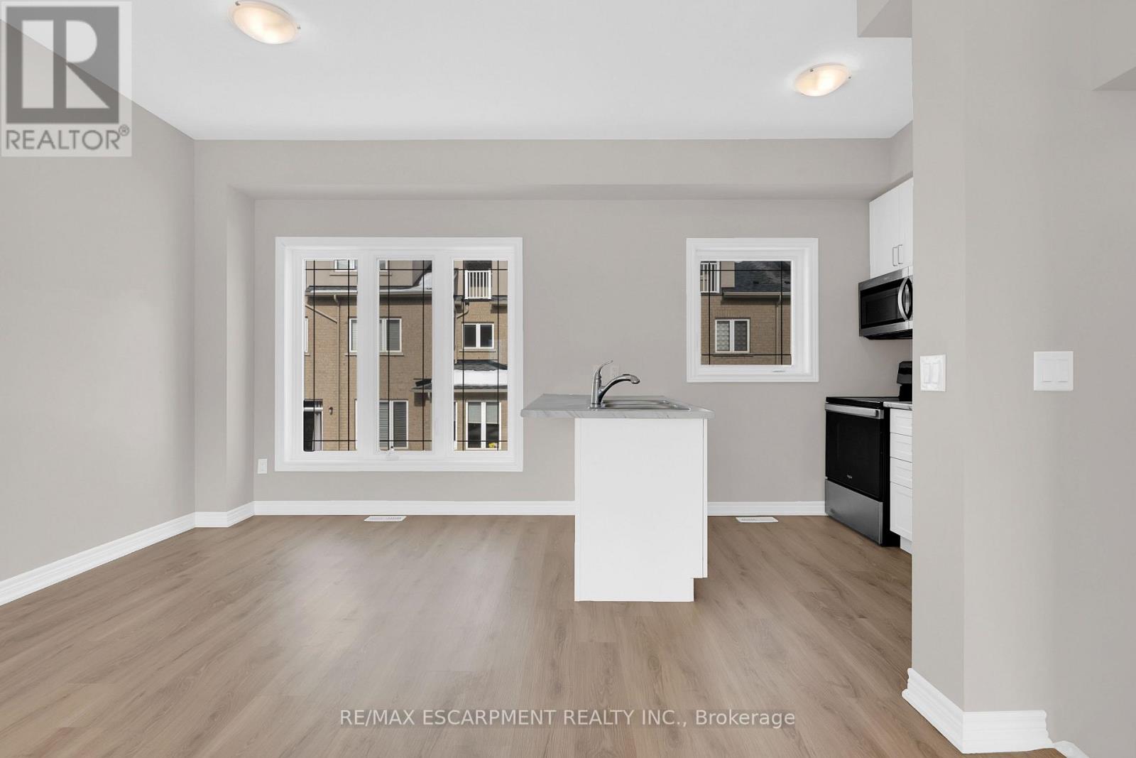 6 - 19 Picardy Drive, Hamilton, Ontario  L8J 0M7 - Photo 13 - X12526040