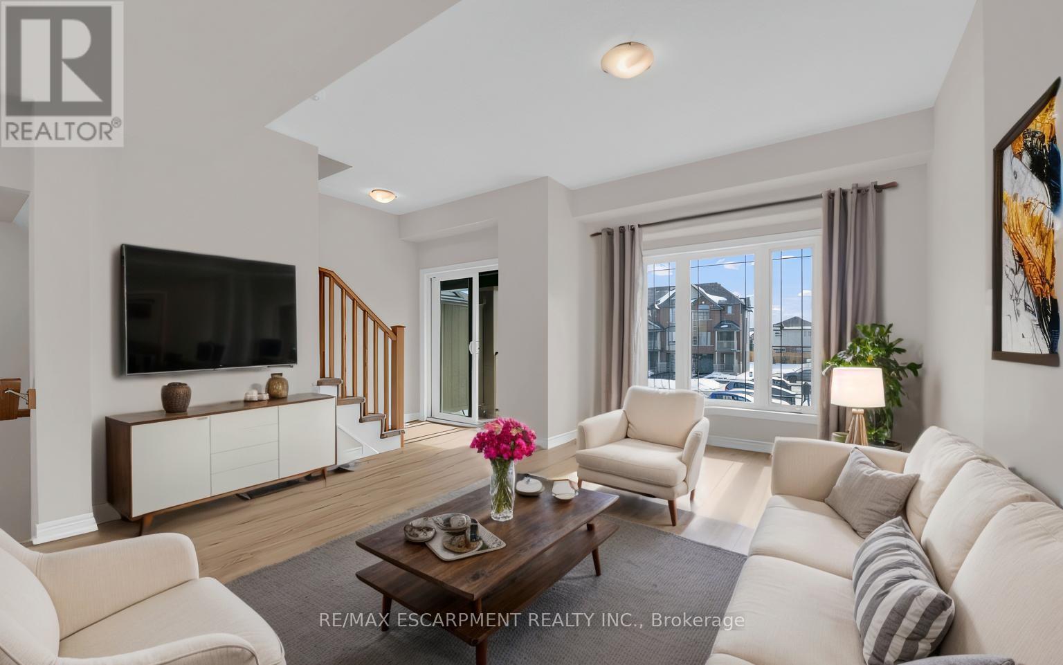 6 - 19 Picardy Drive, Hamilton, Ontario  L8J 0M7 - Photo 15 - X12526040