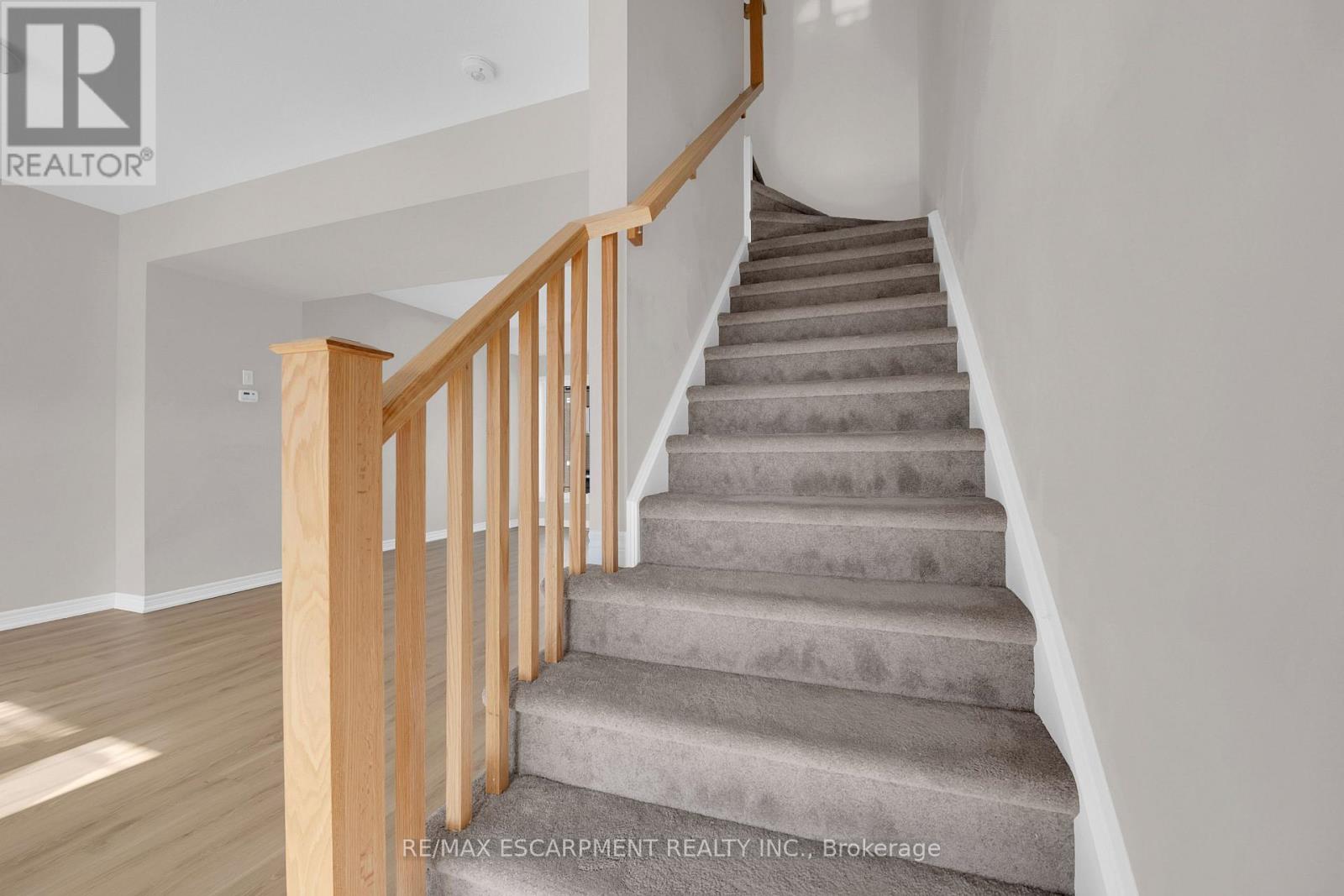 6 - 19 Picardy Drive, Hamilton, Ontario  L8J 0M7 - Photo 18 - X12526040