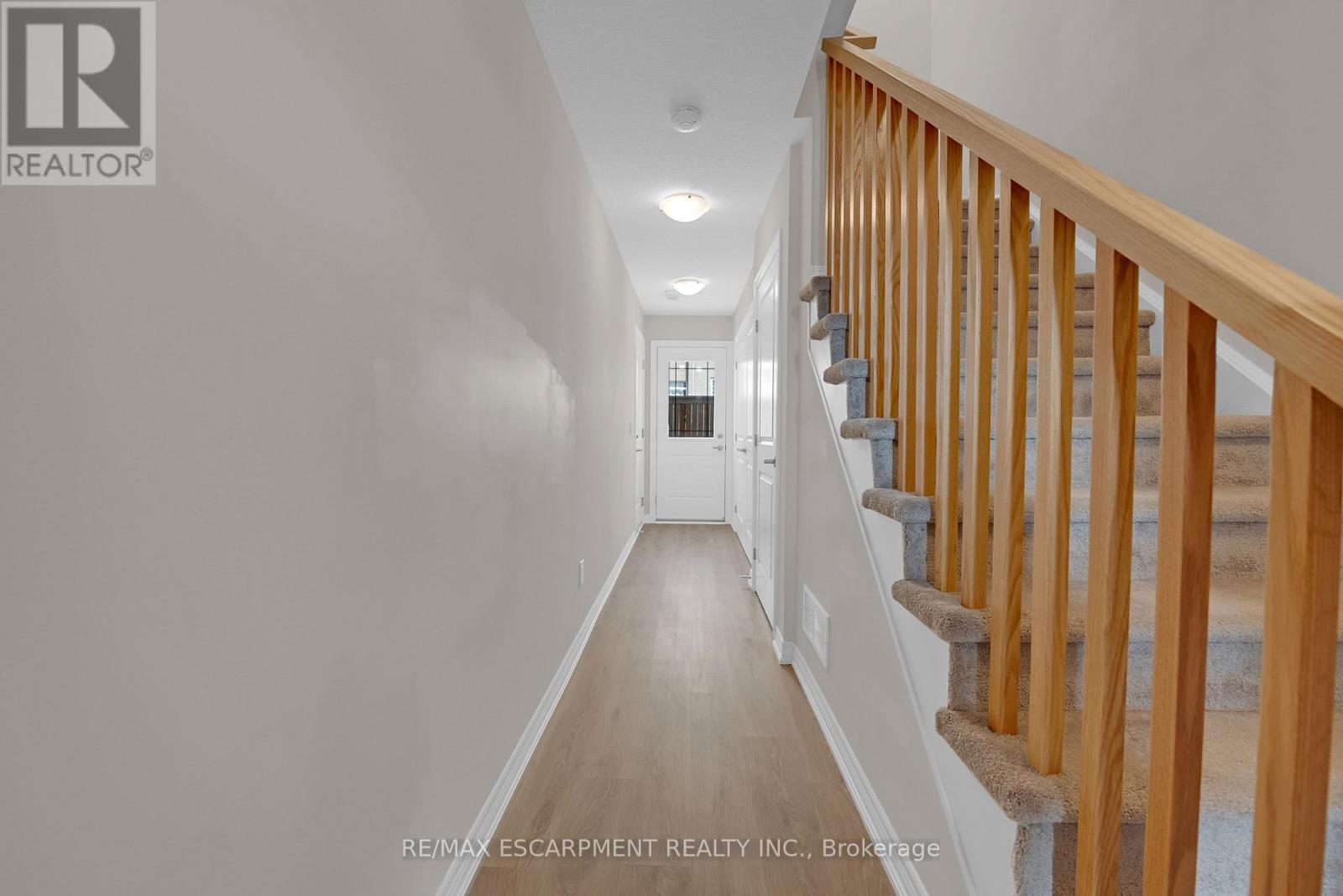 6 - 19 Picardy Drive, Hamilton, Ontario  L8J 0M7 - Photo 7 - X12526040