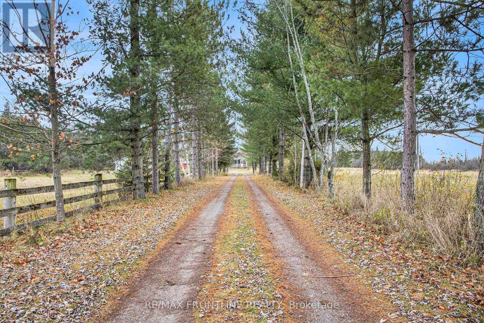 299 Mcguire Road, Montague, Ontario  K7A 4S4 - Photo 5 - X12526052