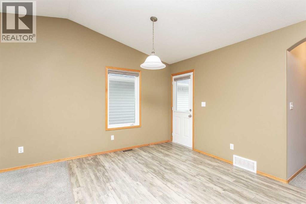 24 Lanterman Close, Red Deer, Alberta  T4R 3K3 - Photo 11 - A2269242