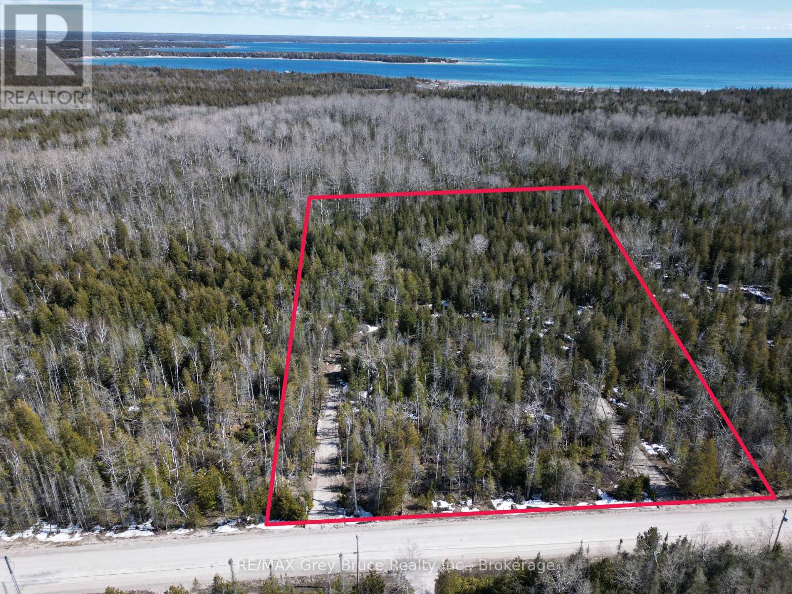 31 Baise Avenue, Northern Bruce Peninsula, Ontario  N0H 2R0 - Photo 1 - X12526086