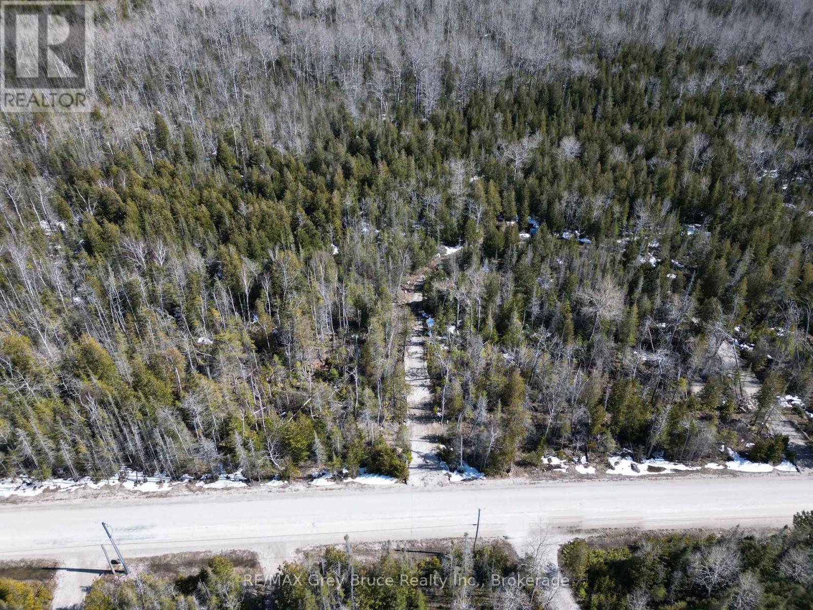 31 Baise Avenue, Northern Bruce Peninsula, Ontario  N0H 2R0 - Photo 2 - X12526086