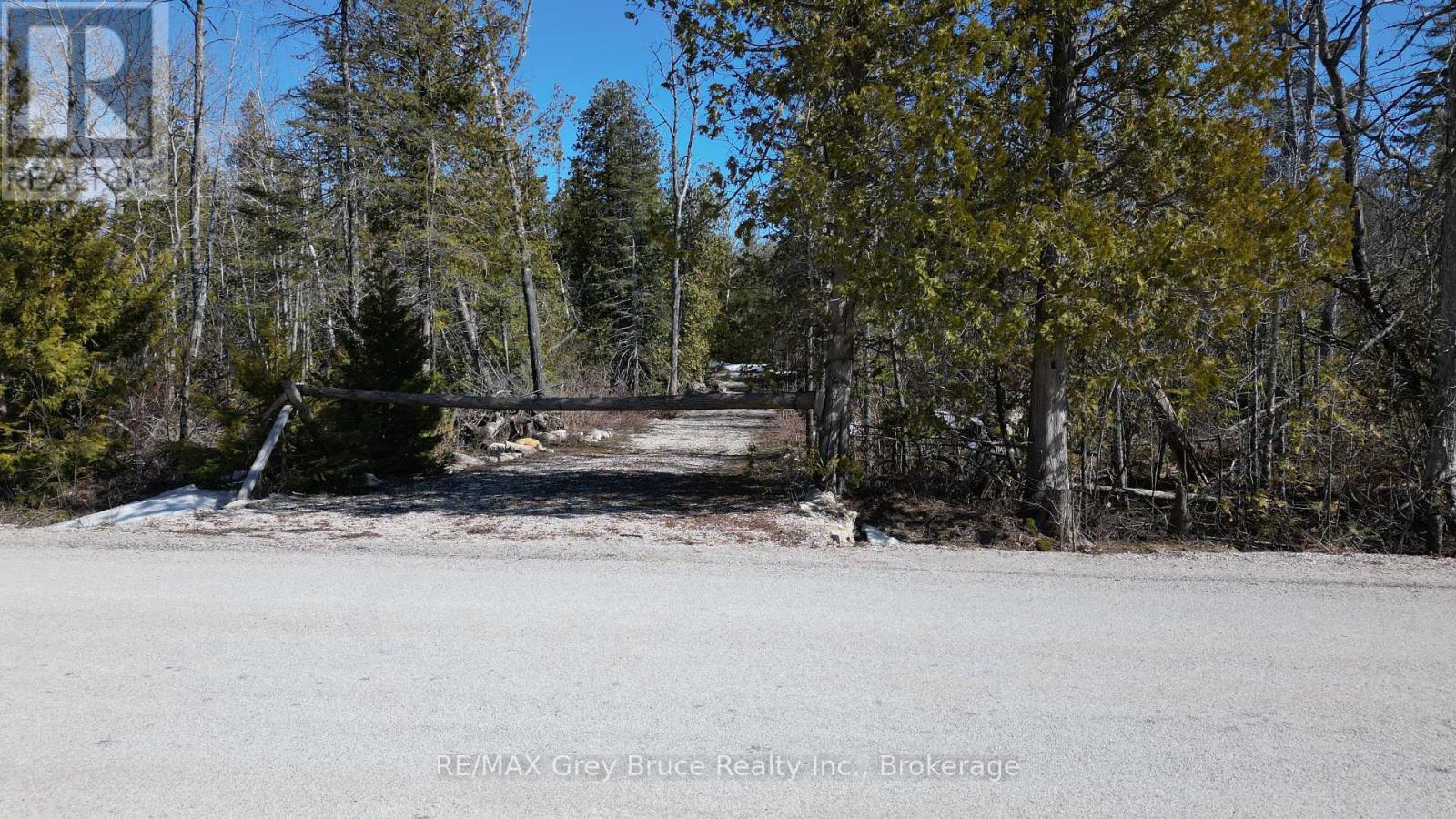 31 Baise Avenue, Northern Bruce Peninsula, Ontario  N0H 2R0 - Photo 20 - X12526086