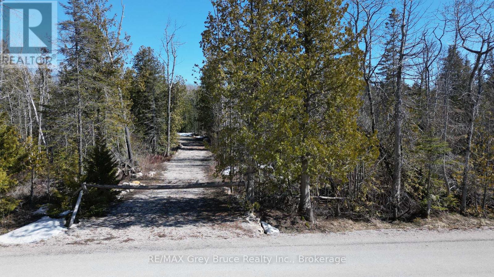 31 Baise Avenue, Northern Bruce Peninsula, Ontario  N0H 2R0 - Photo 21 - X12526086