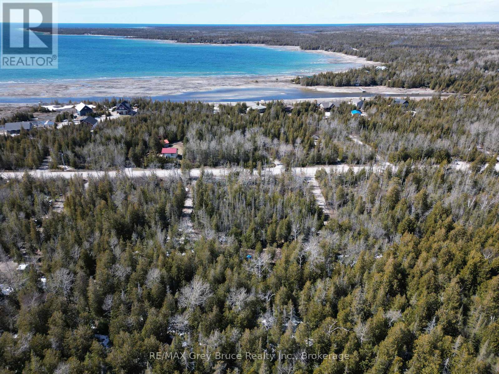 31 Baise Avenue, Northern Bruce Peninsula, Ontario  N0H 2R0 - Photo 5 - X12526086