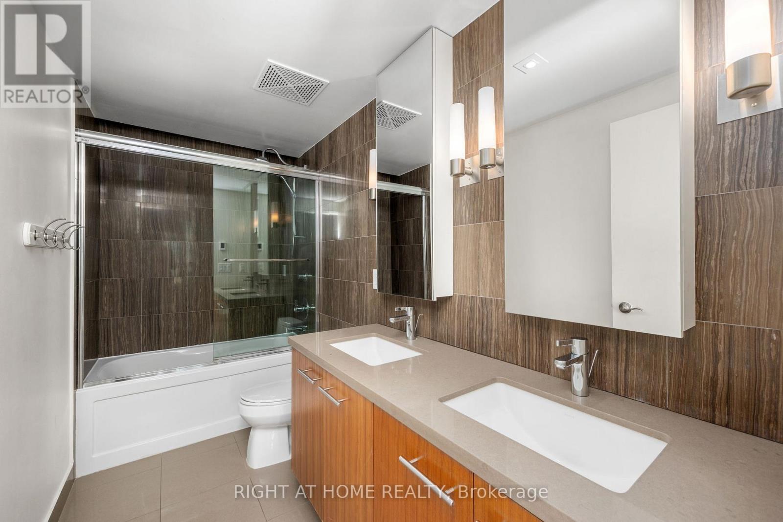 3901 - 80 John Street, Toronto, Ontario  M5V 3X4 - Photo 14 - C12526056