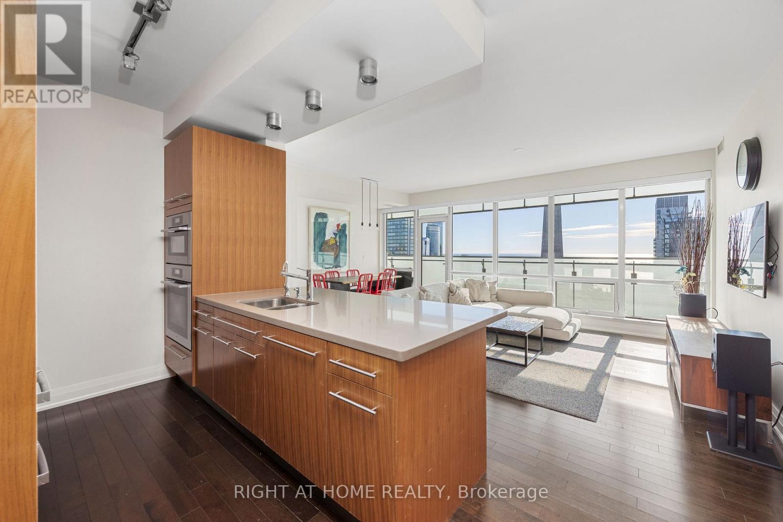 3901 - 80 John Street, Toronto, Ontario  M5V 3X4 - Photo 9 - C12526056