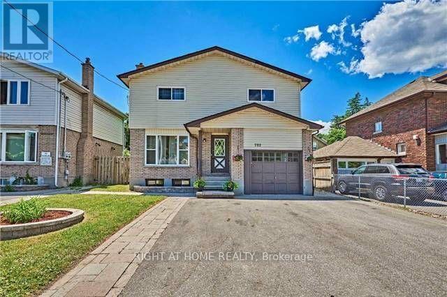 702 BROCK STREET S, Whitby, Ontario