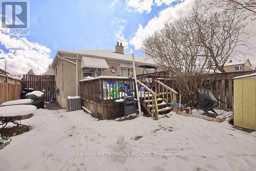 Upper - 99 Overture Road, Toronto, Ontario  M1E 2W3 - Photo 3 - E12526066