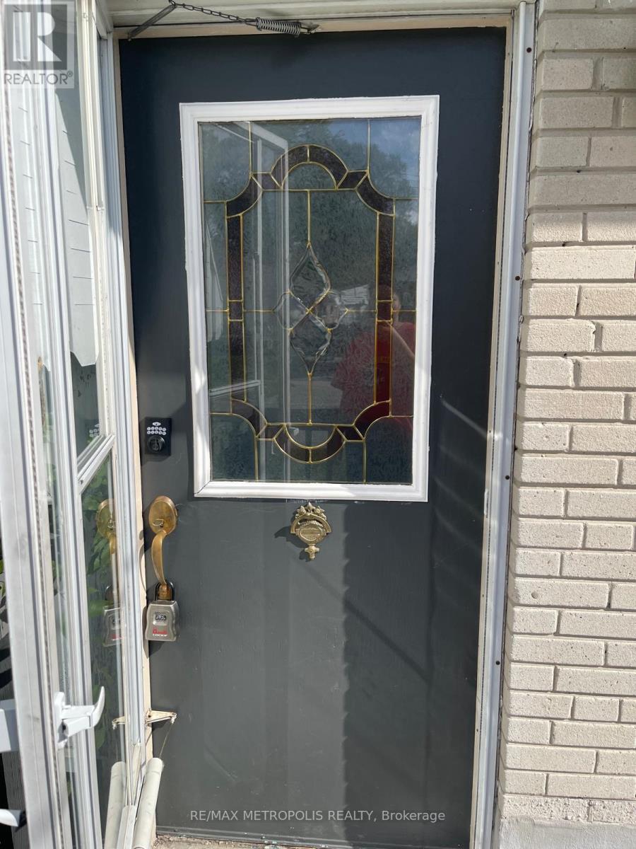 Upper - 99 Overture Road, Toronto, Ontario  M1E 2W3 - Photo 4 - E12526066