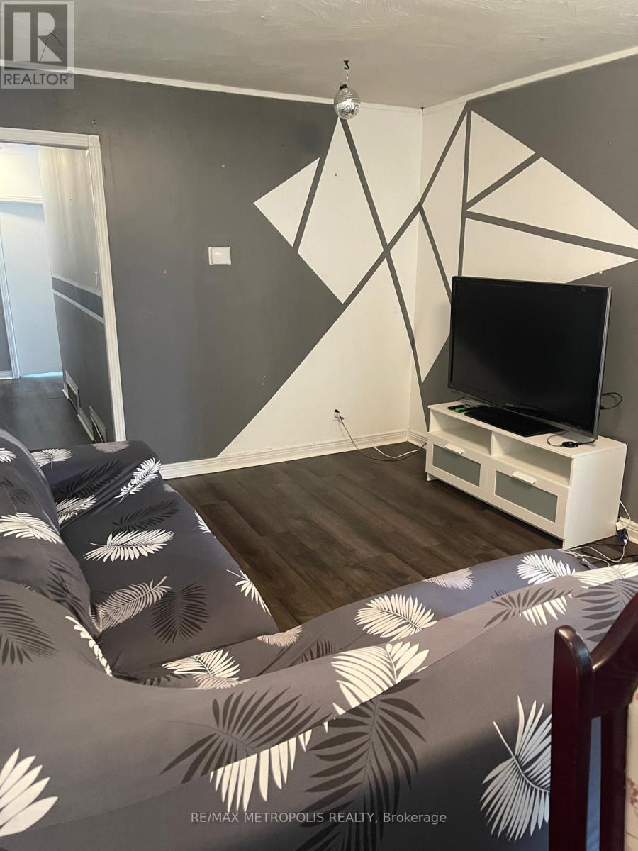 Upper - 99 Overture Road, Toronto, Ontario  M1E 2W3 - Photo 5 - E12526066