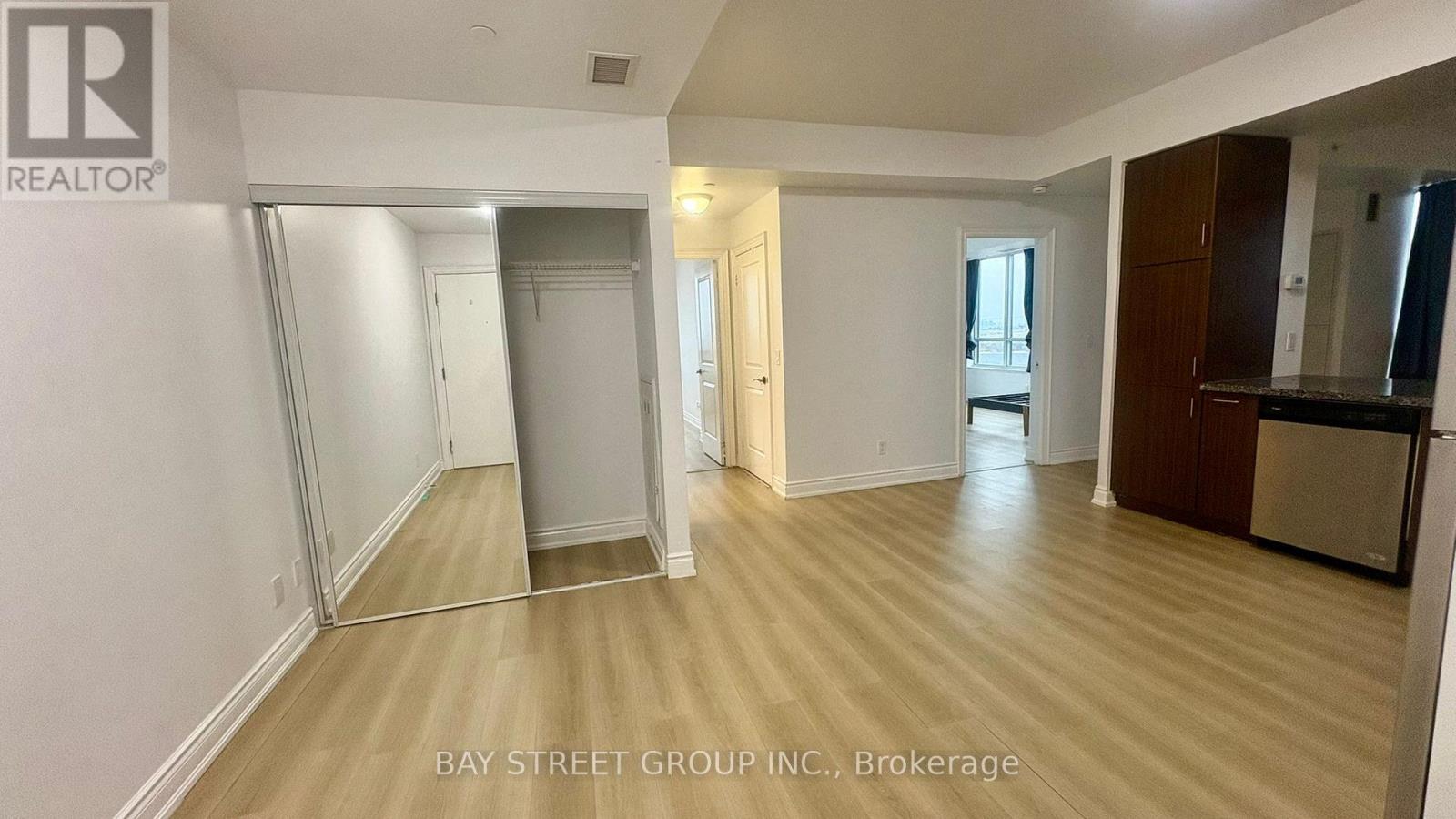 C1510 - 38 Cedarland Drive Boulevard, Markham, Ontario  L6G 1E3 - Photo 4 - N12526060