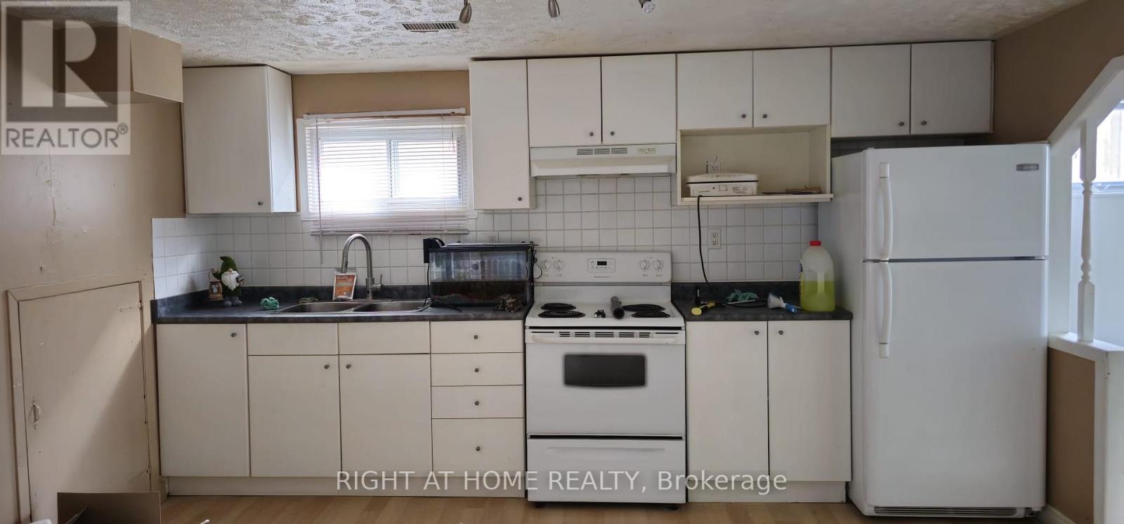 Lower - 1999 Carrera Lane, Mississauga, Ontario  L5J 1C6 - Photo 3 - W12519544