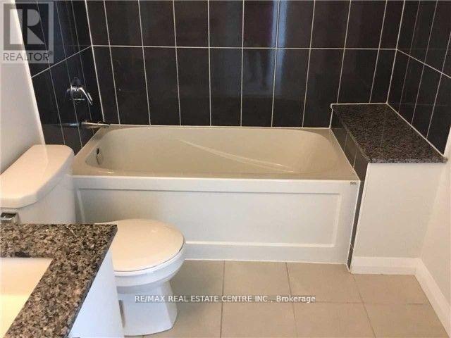 109 - 75 Eglinton Avenue W, Mississauga, Ontario  L5R 0E4 - Photo 13 - W12526076