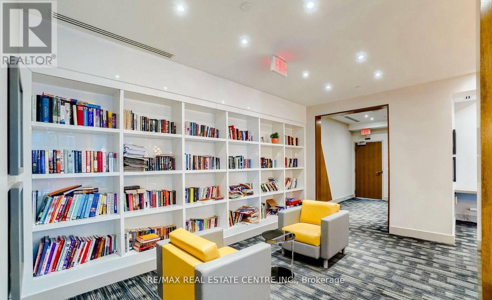 109 - 75 Eglinton Avenue W, Mississauga, Ontario  L5R 0E4 - Photo 19 - W12526076