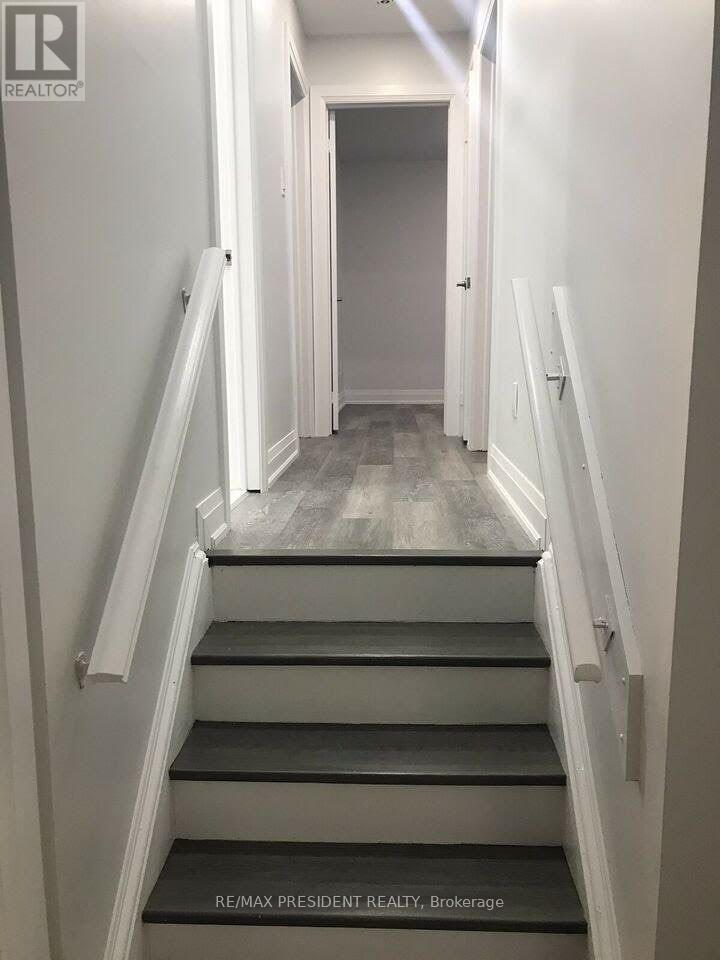 (Upper) - 12 Maitland Street, Brampton, Ontario  L6S 3B6 - Photo 6 - W12525822