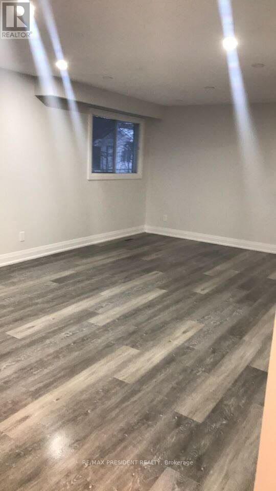 (Upper) - 12 Maitland Street, Brampton, Ontario  L6S 3B6 - Photo 3 - W12525822