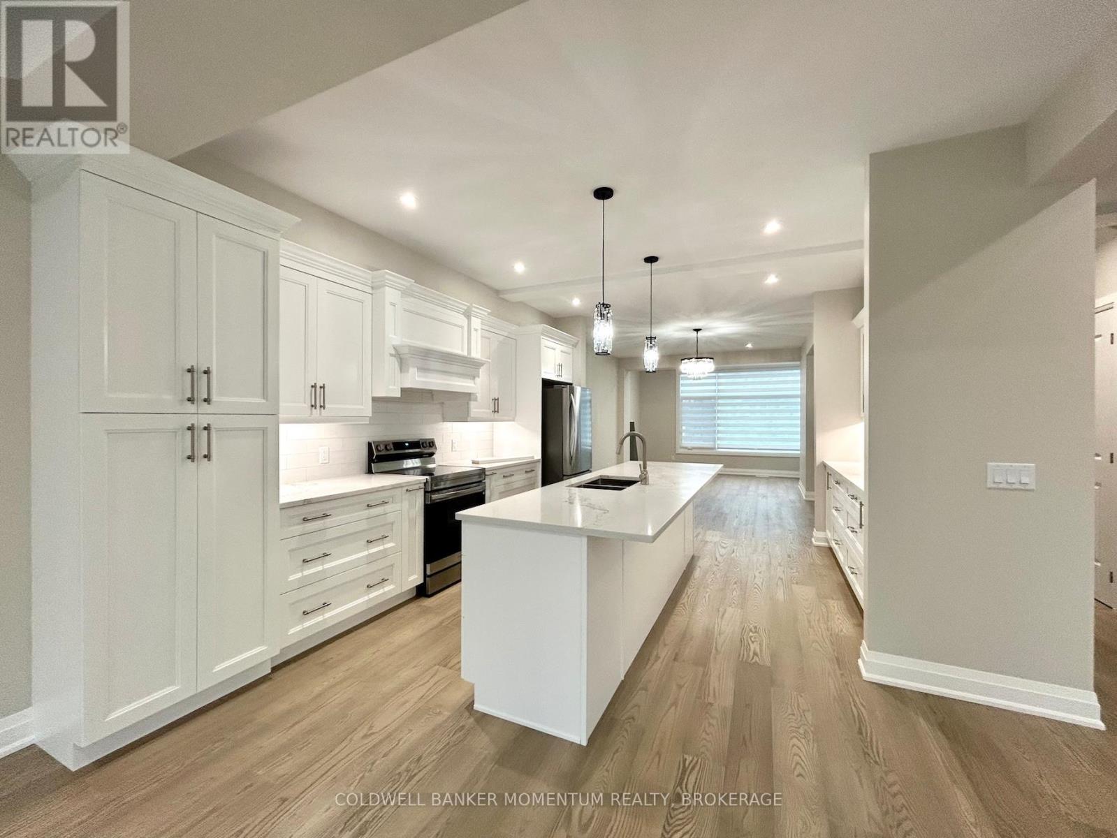 Upper - 5103 Bridge Street, Niagara Falls, Ontario  L2E 2S9 - Photo 11 - X12525278