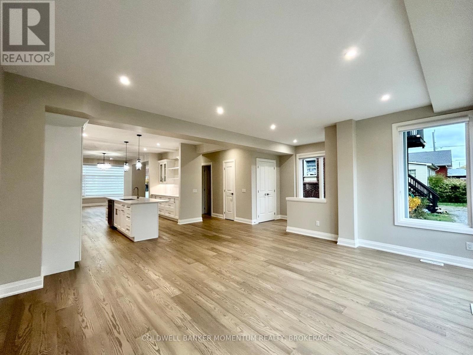 Upper - 5103 Bridge Street, Niagara Falls, Ontario  L2E 2S9 - Photo 12 - X12525278