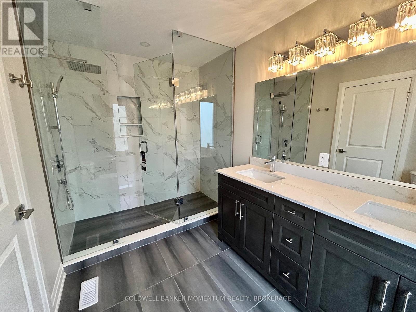 Upper - 5103 Bridge Street, Niagara Falls, Ontario  L2E 2S9 - Photo 22 - X12525278