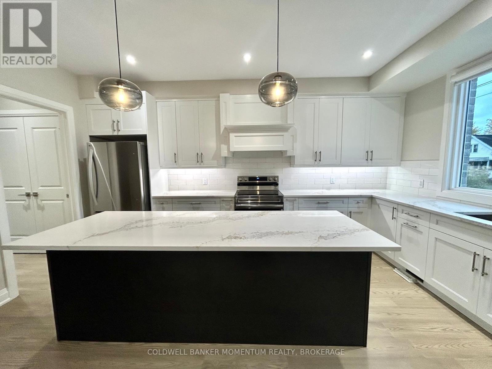 4499 Fourth Avenue, Niagara Falls, Ontario  L2E 4N4 - Photo 4 - X12525280