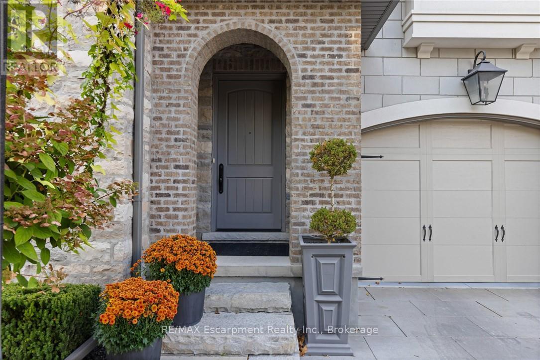 25 Arbourvale Common Road, St. Catharines, Ontario  L2T 3B7 - Photo 3 - X12526112