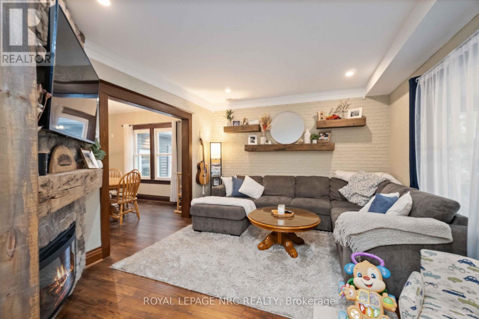 295 Humboldt Parkway, Port Colborne, Ontario L3K 2H7 - Photo 10 - X12526090