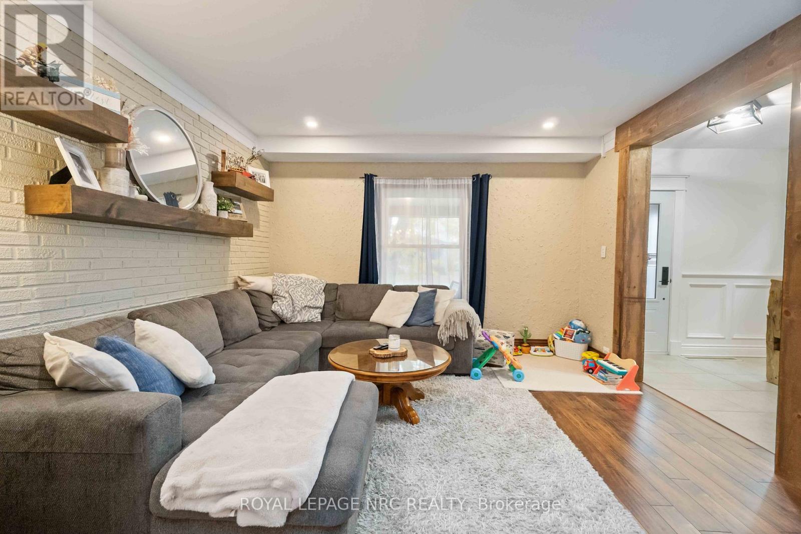 295 Humboldt Parkway, Port Colborne, Ontario L3K 2H7 - Photo 12 - X12526090