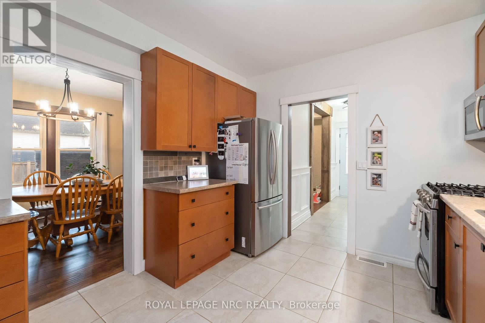 295 Humboldt Parkway, Port Colborne, Ontario L3K 2H7 - Photo 16 - X12526090