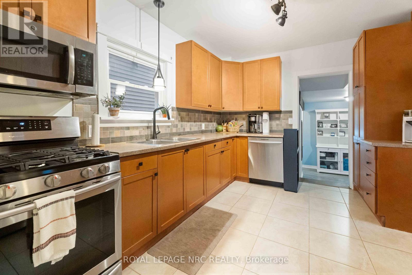 295 Humboldt Parkway, Port Colborne, Ontario L3K 2H7 - Photo 17 - X12526090