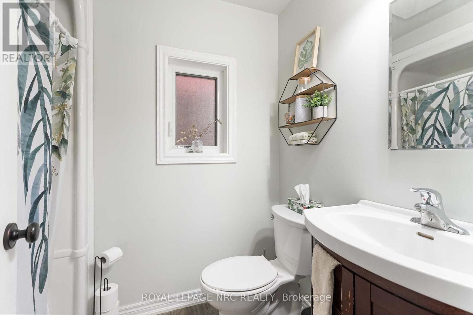 295 Humboldt Parkway, Port Colborne, Ontario L3K 2H7 - Photo 22 - X12526090