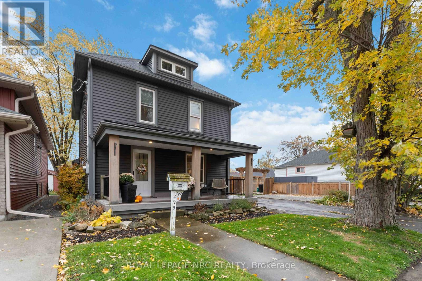 295 Humboldt Parkway, Port Colborne, Ontario L3K 2H7 - Photo 3 - X12526090