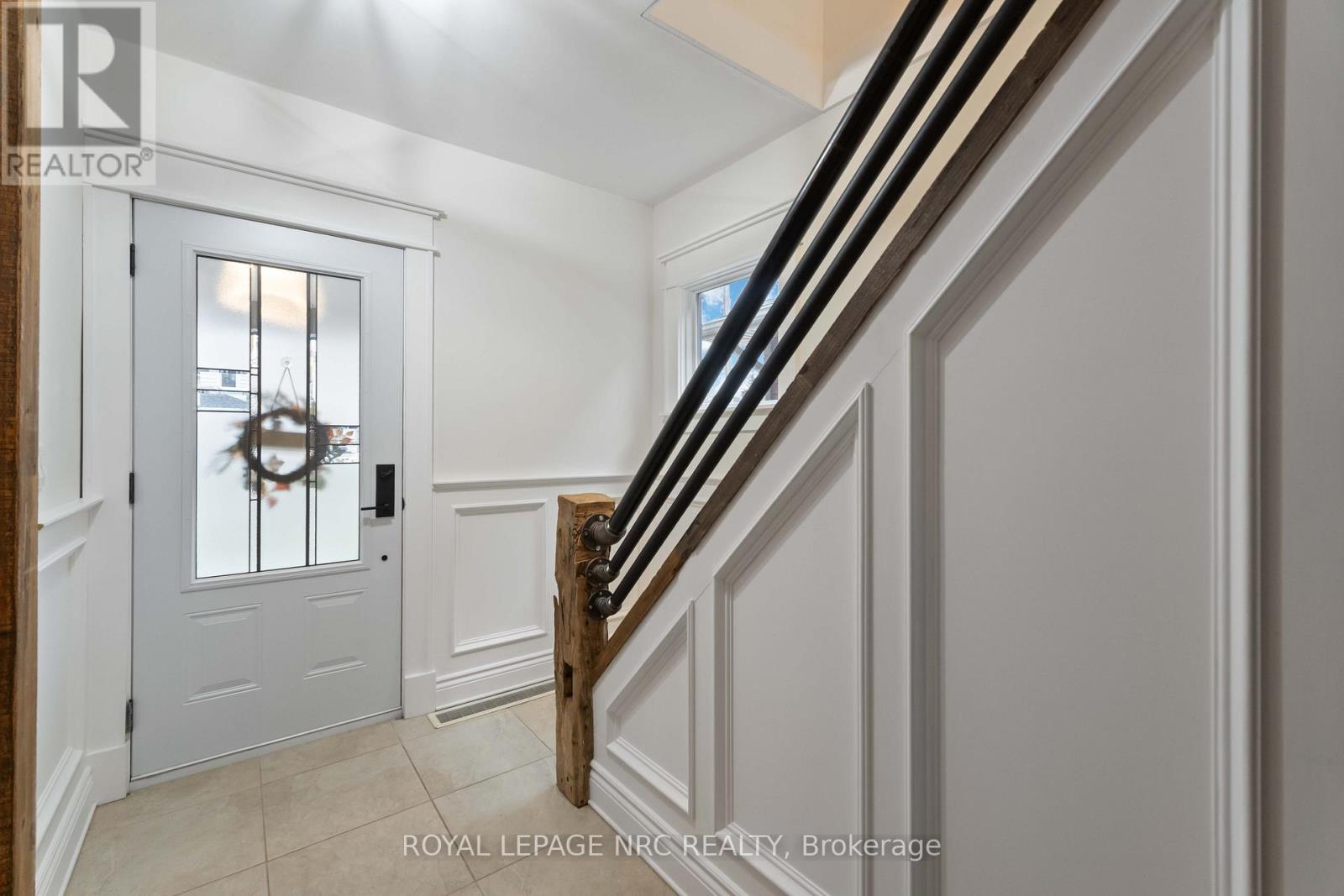 295 Humboldt Parkway, Port Colborne, Ontario L3K 2H7 - Photo 6 - X12526090