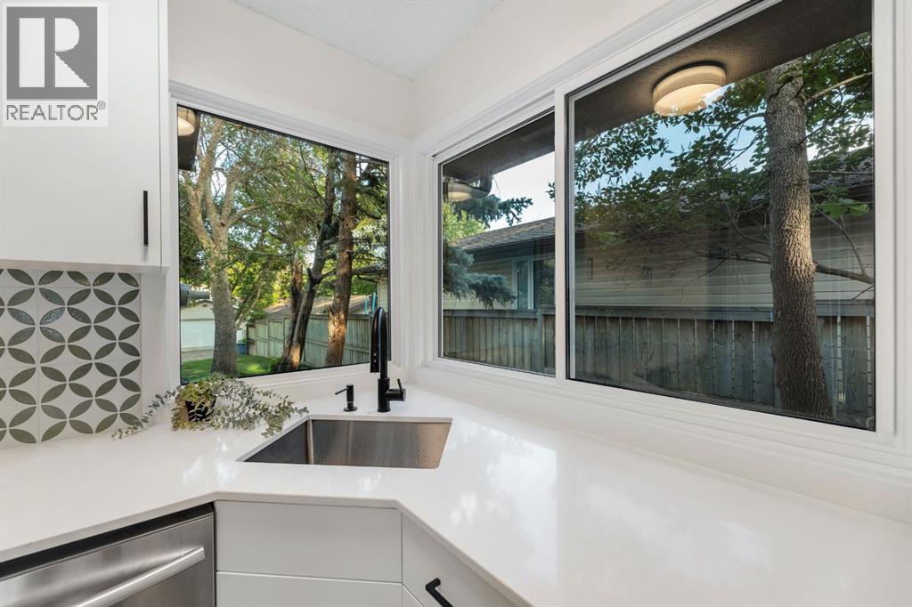 212 Midlawn Close Se, Calgary, Alberta  T2X 1N1 - Photo 11 - A2269828