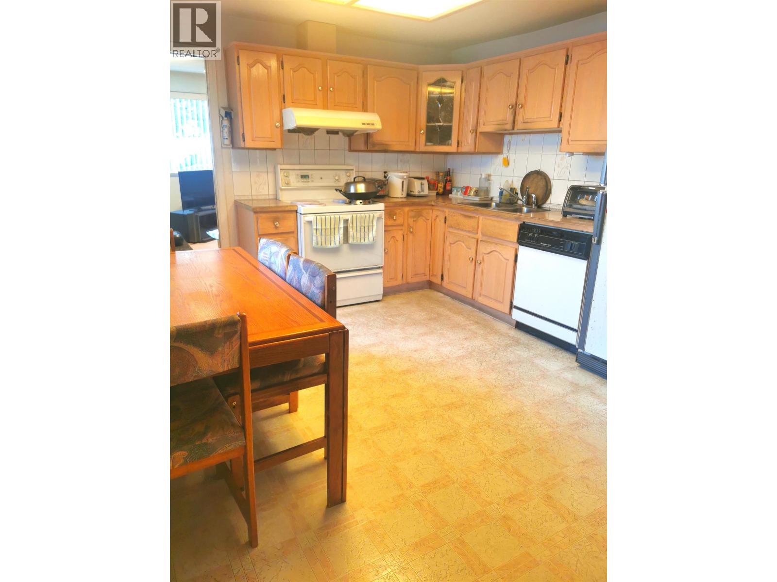 5761 Sprott Street, Burnaby, British Columbia  V5G 1T8 - Photo 12 - R3064782