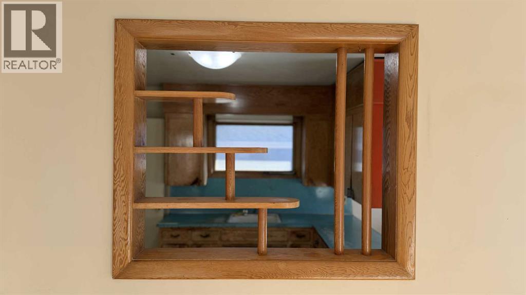 8 Carnarvon Way Nw, Calgary, Alberta  T2K 1W4 - Photo 3 - A2267074